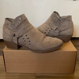 Cut out ankle boot